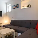 By The Sea Arbanija, Ciovo - 16762 Apartment Trogir