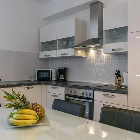 Διαμέρισμα By The Sea Arbanija, Ciovo - 16762 Τρογκίρ