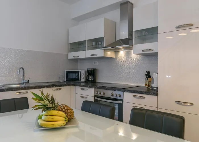 Apartment By The Sea Arbanija, Ciovo - 16762 Trogir