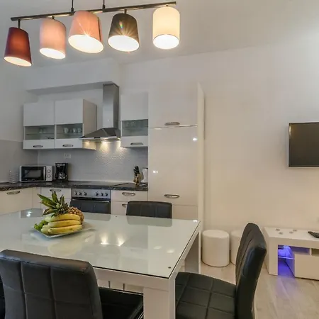 By The Sea Arbanija, Ciovo - 16762 Апартаменты Трогир
